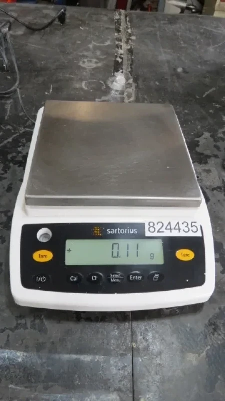 Lab Platform Scale 2200.00 gram - This scale features Sartorius durability and accuracy at a decent price , with good capacity of 2200.00 grams. 
